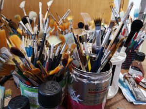 油絵の具はどの画材店を利用すれば良いの？絵描きがよく利用するお店とは？